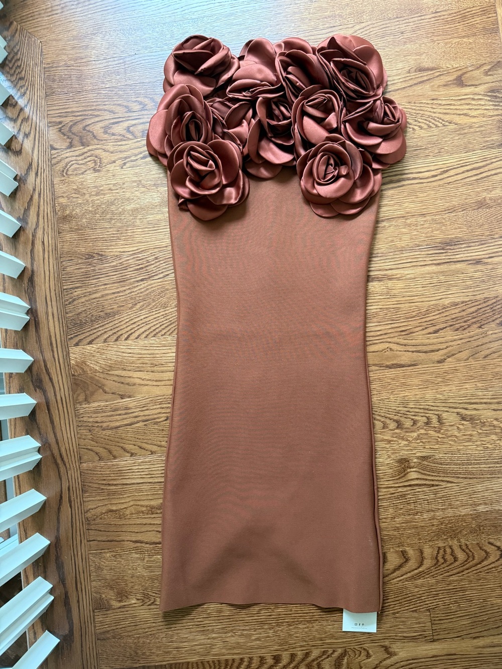 NWT MEW MEWS Skirt 3D Floral Rosette Skirt Romantic Statement Stretchy Sexyβ S